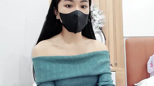 Snapshot of Lita-Julia chatting on 01.01.25 Lita-Julia online show from 01.01.25