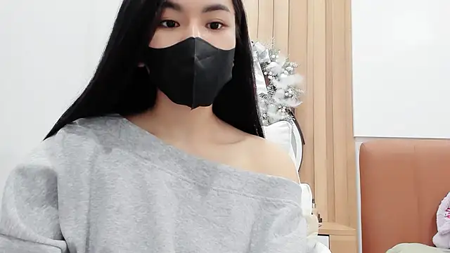 Snapshot of Lita-Julia chatting on 01.16.25 Lita-Julia online show from 01.16.25