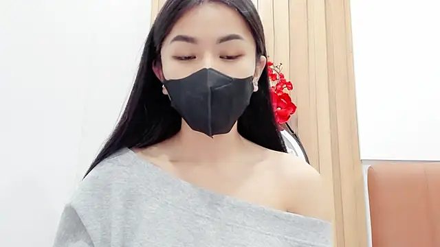 Snapshot of Lita-Julia chatting on 01.23.25 Lita-Julia online show from 01.23.25