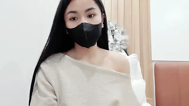 Snapshot of Lita-Julia chatting on 02.27.25 Lita-Julia online show from 02.27.25