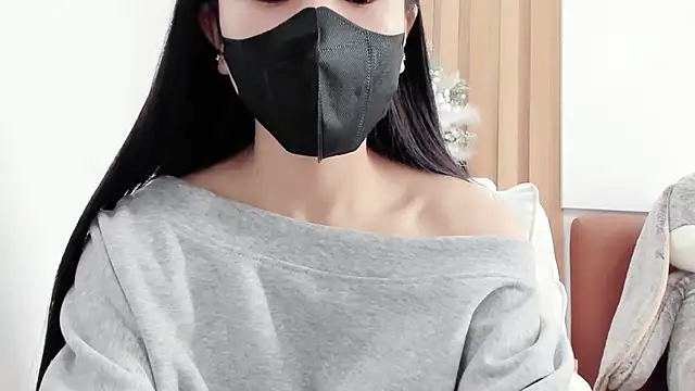 Snapshot of Lita-Julia chatting on 03.20.25 Lita-Julia online show from 03.20.25