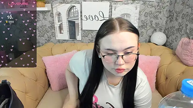 Tina Walker online show from 01.12.25