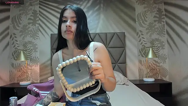 AnneDixie online show from 04.03.26