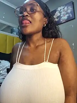 Bustygoddess32 online show from 03.20.25