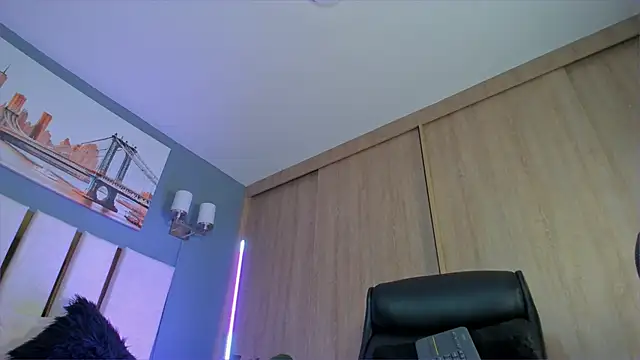 Snapshot of Bambi_gurl chatting on 02.21.26 Bambi gurl online show from 02.21.26