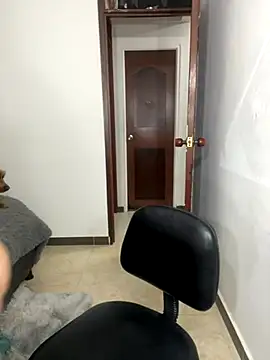 Charlotte cutee18 online show from 10.13.25