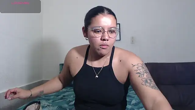 Snapshot of agata_22 chatting on 04.30.26 agata 22 online show from 04.30.26