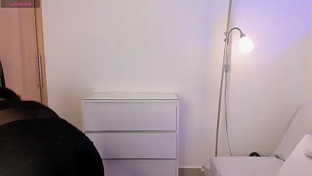 Snapshot of miaa_daniels chatting on 03.28.26 miaa daniels online show from 03.28.26