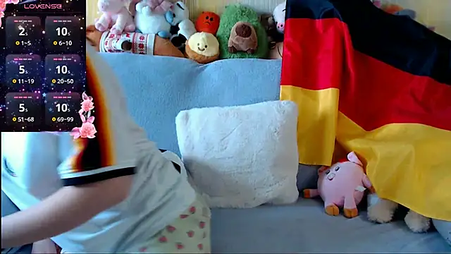 Snapshot of vaders_daughter chatting on 06.27.26 vaders daughter online show from 06.27.26