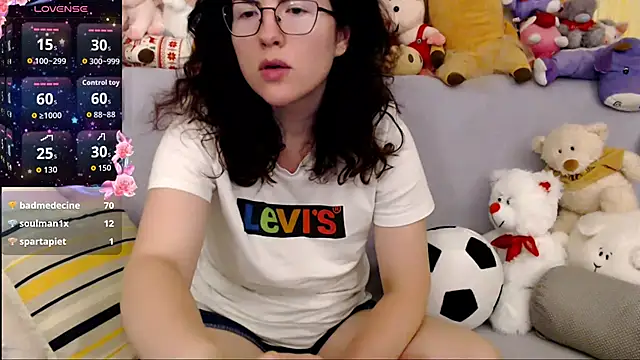 Snapshot of vaders_daughter chatting on 07.04.26 vaders daughter online show from 07.04.26