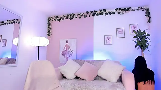 Snapshot of Kim_ev chatting on 12.04.24 Kim ev online show from 12.04.24