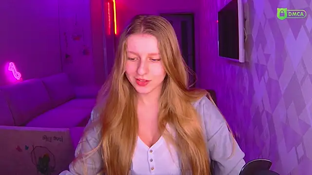 Snapshot of AmaliaQueen chatting on 12.12.24 AmaliaQueen online show from 12.12.24