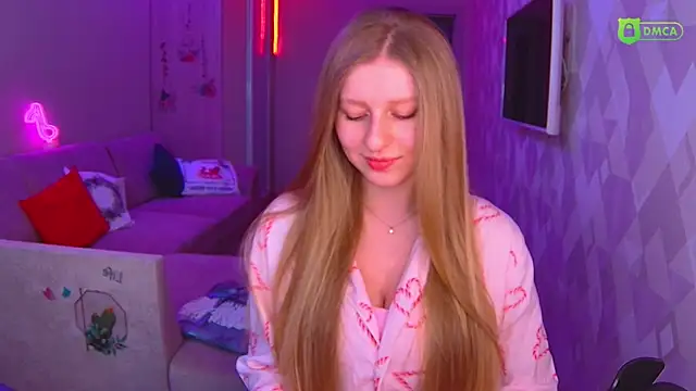 Snapshot of AmaliaQueen chatting on 12.25.24 AmaliaQueen online show from 12.25.24