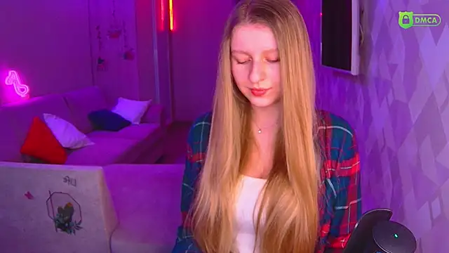 Snapshot of AmaliaQueen chatting on 01.23.25 AmaliaQueen online show from 01.23.25