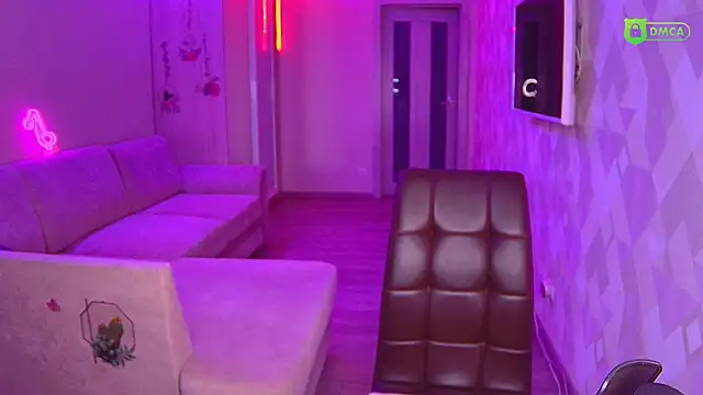 Snapshot of AmaliaQueen chatting on 02.24.25 AmaliaQueen online show from 02.24.25