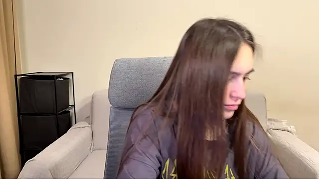 AliceKolltt online show from 04.12.26