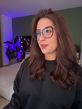 EmaSaenz online show from 04.14.26