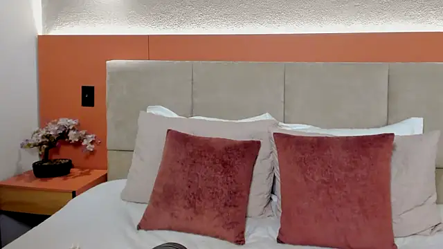 EmaSaenz online show from 04.29.26