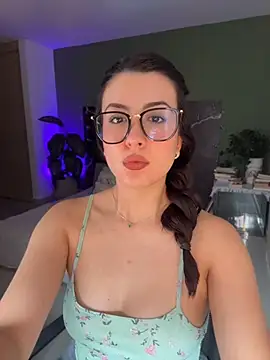 Snapshot of EmaSaenz chatting on 06.22.26 EmaSaenz online show from 06.22.26