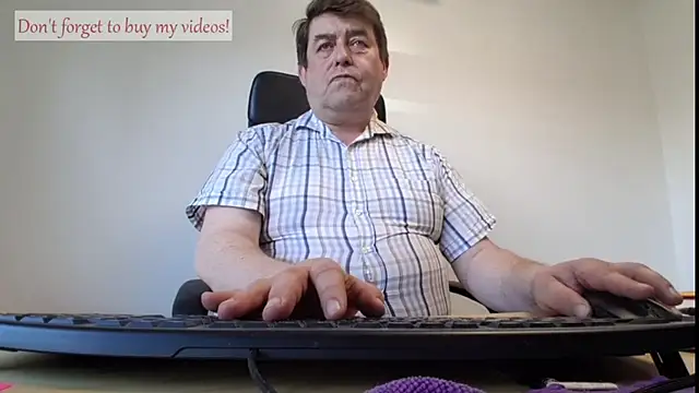 Snapshot of sympatrique chatting on 05.28.26 sympatrique online show from 05.28.26