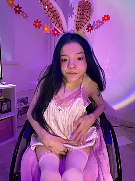 MiniSophiaa online show from 04.04.26