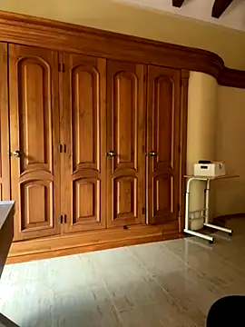 Amelia Rouse online show from 10.04.25