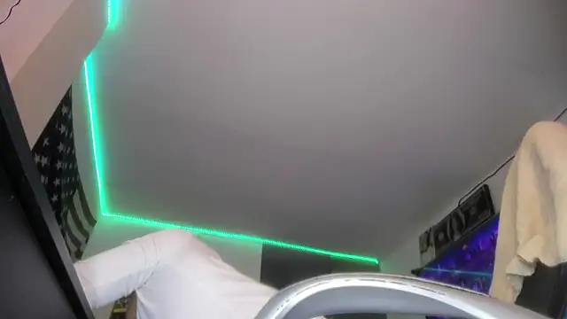 Snapshot of charlie_hotxxx chatting on 10.04.25 charlie hotxxx online show from 10.04.25