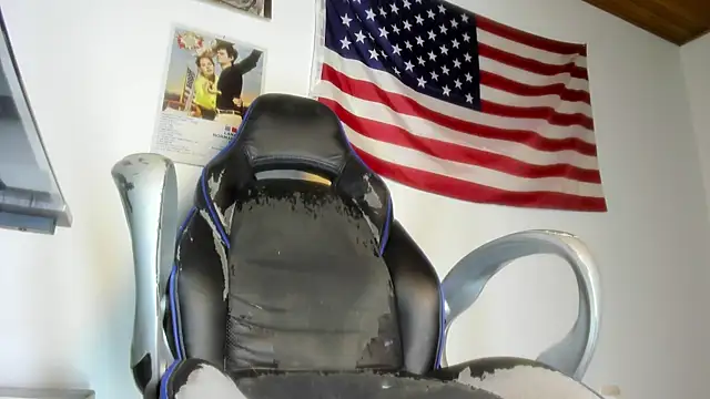 Snapshot of charlie_hotxxx chatting on 11.01.25 charlie hotxxx online show from 11.01.25