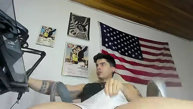 Snapshot of charlie_hotxxx chatting on 07.12.26 charlie hotxxx online show from 07.12.26