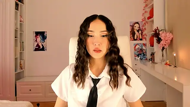 Snapshot of koko_mi1 chatting on 12.15.24 koko mi1 online show from 12.15.24