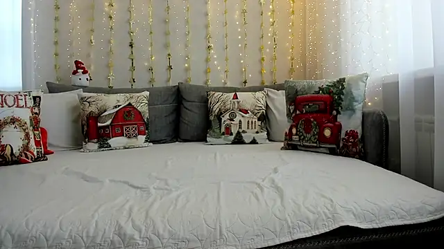 Snapshot of Angel-Rosa chatting on 12.22.24 Angel-Rosa online show from 12.22.24