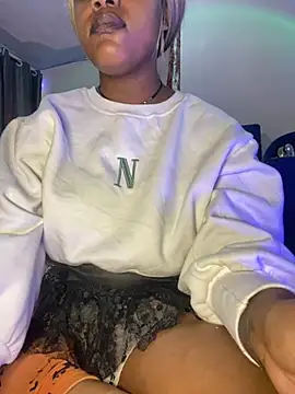 Cherrytowild online show from 10.08.25