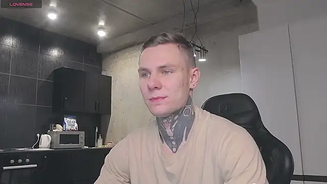 Snapshot of Lechery_boy chatting on 01.21.25 Lechery boy online show from 01.21.25