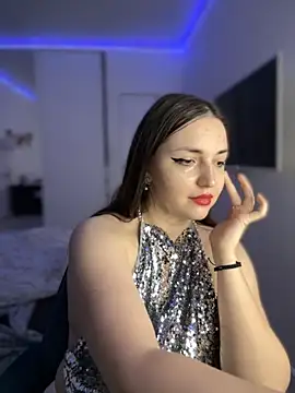 Snapshot of HoneySweetBee chatting on 12.02.25 HoneySweetBee online show from 12.02.25