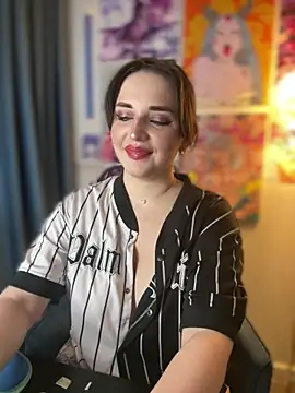 Snapshot of HoneySweetBee chatting on 03.01.26 HoneySweetBee online show from 03.01.26