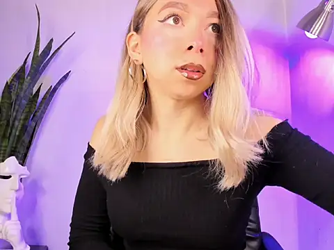 victoria qq online show from 11.04.25