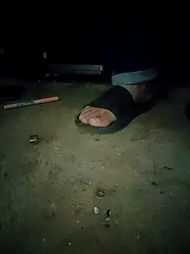 Snapshot of LongDickZee562 chatting on 12.24.24 LongDickZee562 online show from 12.24.24