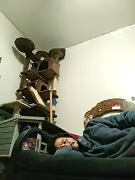 Snapshot of LongDickZee562 chatting on 01.31.25 LongDickZee562 online show from 01.31.25