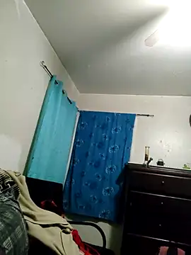 Snapshot of LongDickZee562 chatting on 02.01.25 LongDickZee562 online show from 02.01.25