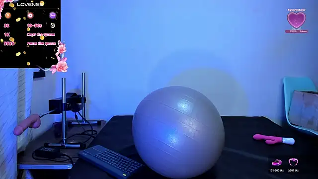 Snapshot of cleopatraa chatting on 11.22.25 cleopatraa online show from 11.22.25