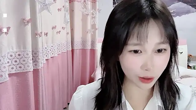 Snapshot of Shleybaby chatting on 10.29.25 Shleybaby online show from 10.29.25