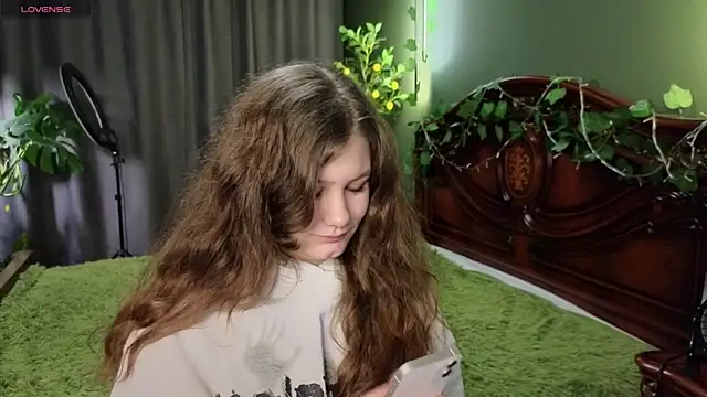 Snapshot of Charlotte_wow chatting on 01.05.25 Charlotte wow online show from 01.05.25