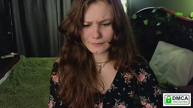 Snapshot of Charlotte_wow chatting on 02.08.25 Charlotte wow online show from 02.08.25