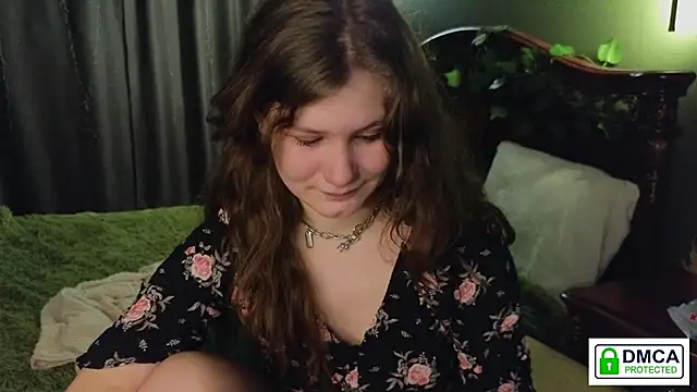 Snapshot of Charlotte_wow chatting on 02.08.25 Charlotte wow online show from 02.08.25