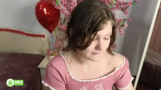 Snapshot of Charlotte_wow chatting on 02.14.25 Charlotte wow online show from 02.14.25