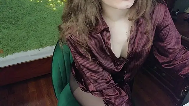 Snapshot of Charlotte_wow chatting on 02.15.25 Charlotte wow online show from 02.15.25