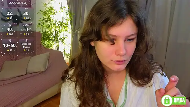 Snapshot of Charlotte_wow chatting on 11.20.25 Charlotte wow online show from 11.20.25