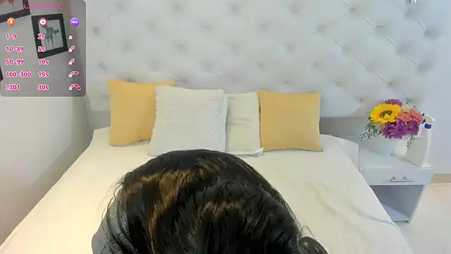 thaliia gomez online show from 03.05.25