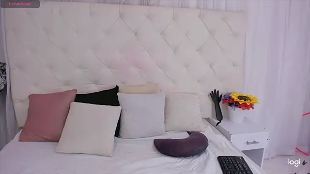 thaliia gomez online show from 09.10.25