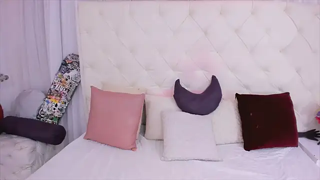 thaliia gomez online show from 09.16.25